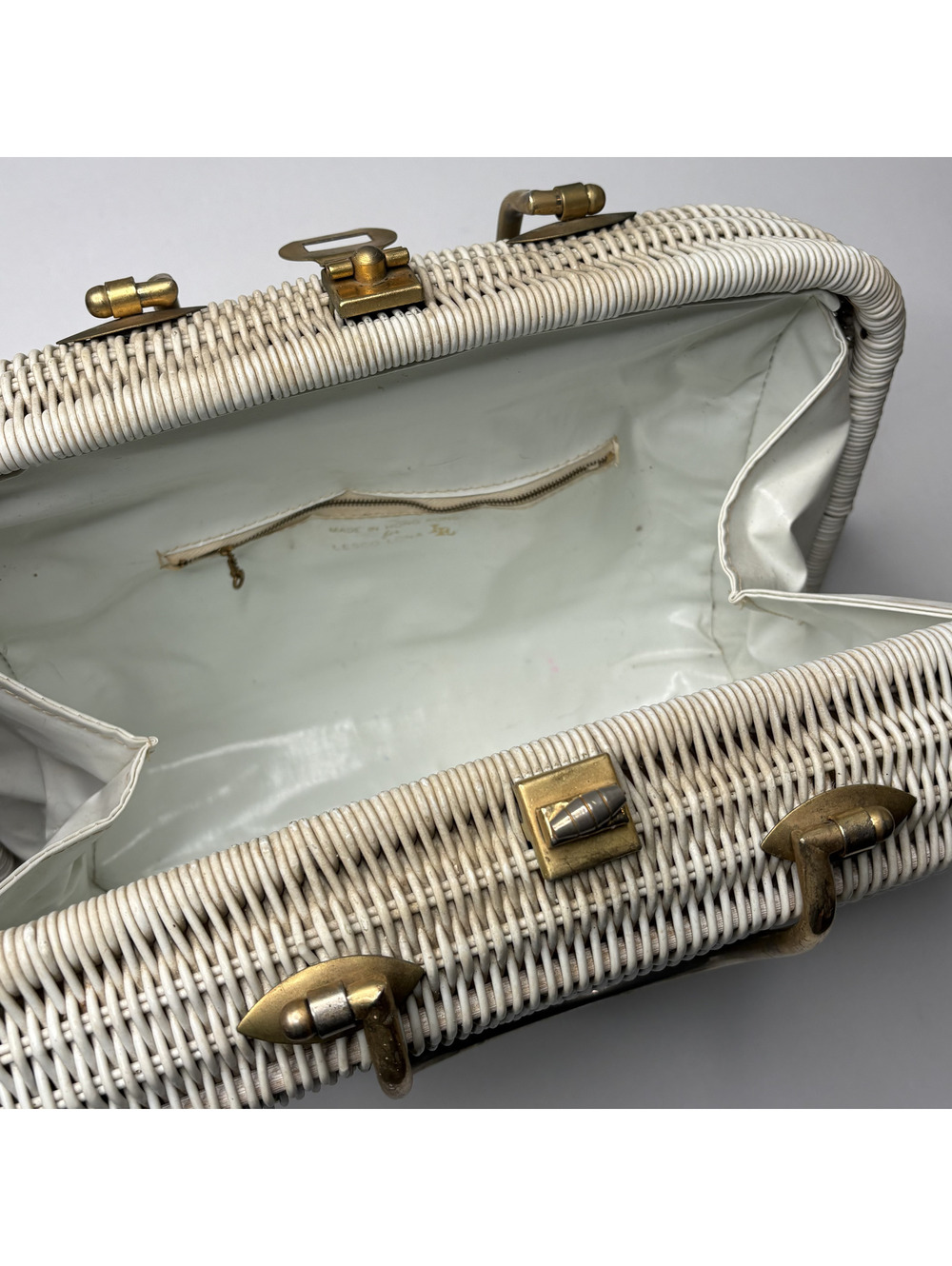 Vintage Lesco Metal Mesh Box Purse Vanity Handbag Gold